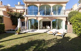Large Ground Floor Apartment With Private Garden And Beach Access